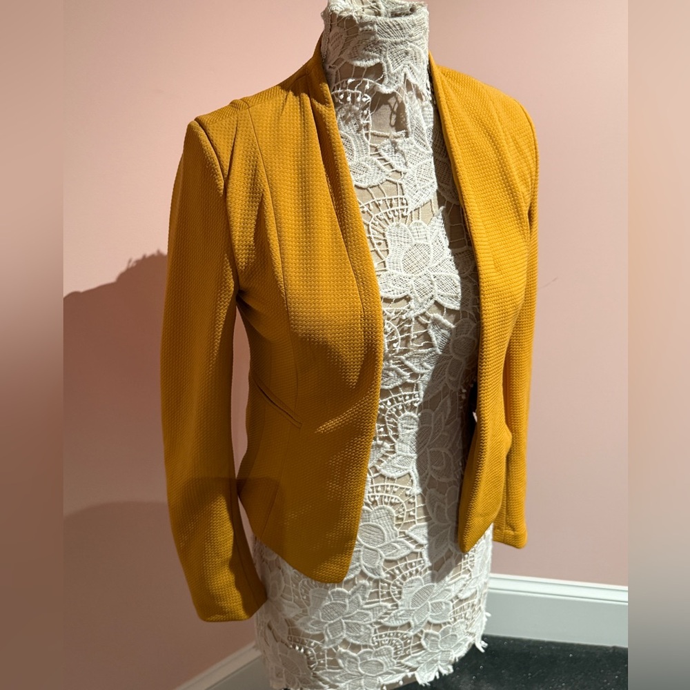 ITIS open gold blazer